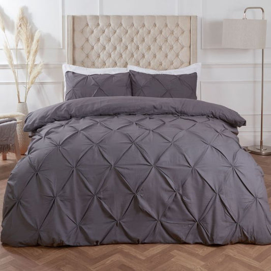 This duvet set is woven from a mix of soft cotton and polyester, making it comfortable and durable